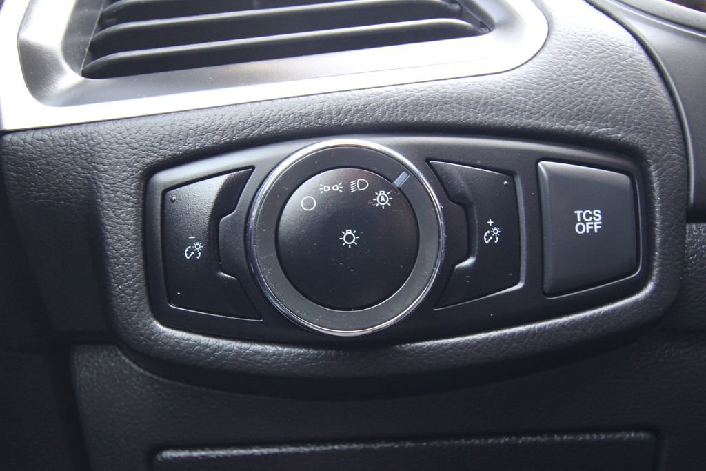 Used 2024 Ford Edge SEL image 21