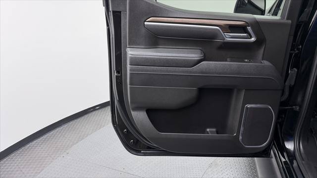 Used 2025 Chevrolet Silverado 1500 RST RWD image 18