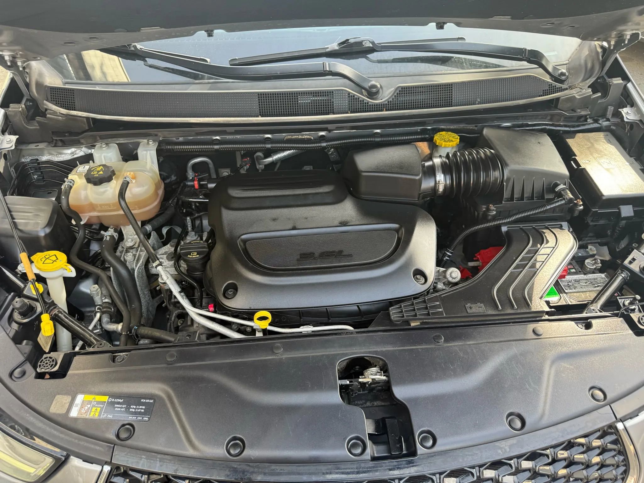 Used 2021 Chrysler Pacifica Touring w/ Uconnect Theater Family Group image 11