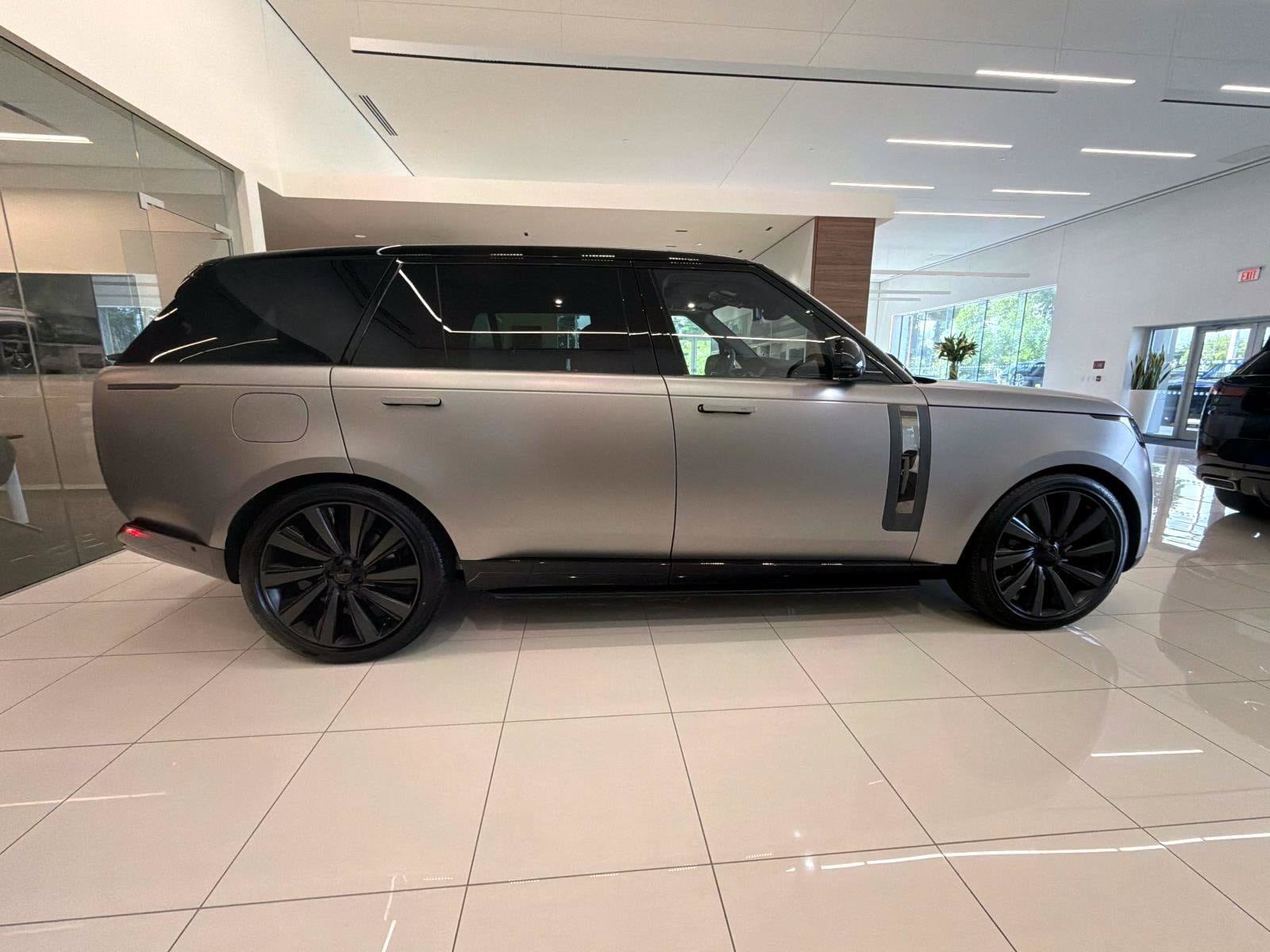 New 2026 Land Rover Range Rover SV AWD/4WD image 4