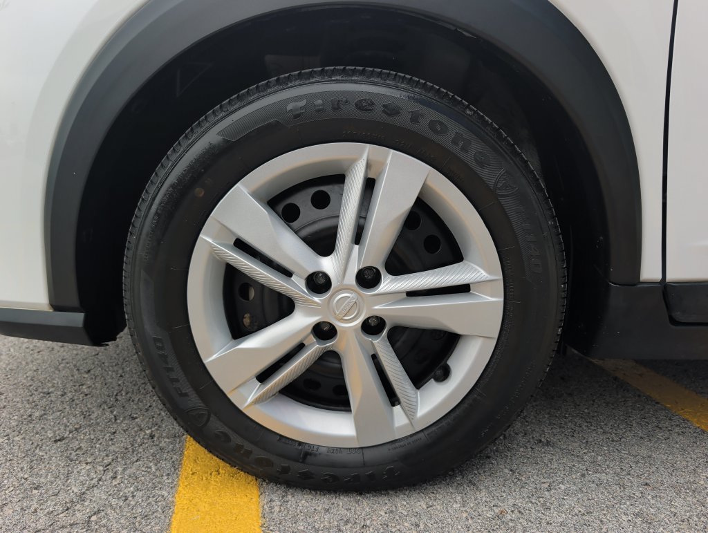 Used 2022 Nissan Kicks S FWD image 4