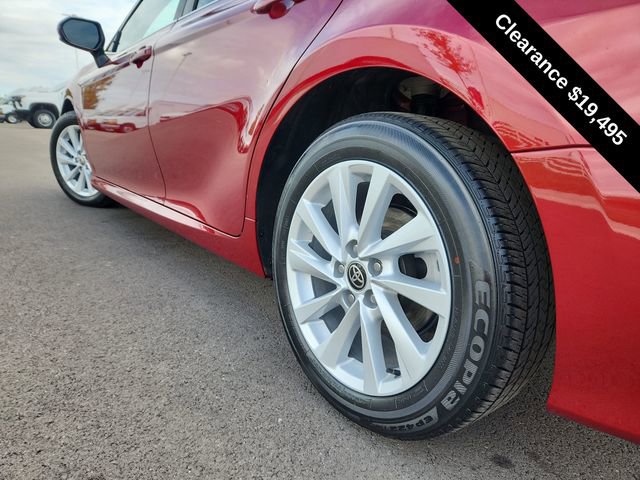 Used 2022 Toyota Camry LE image 16