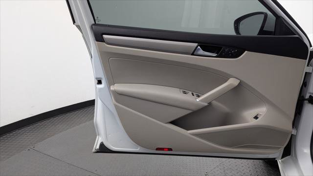 Used 2021 Volkswagen Passat 2.0T SE image 12