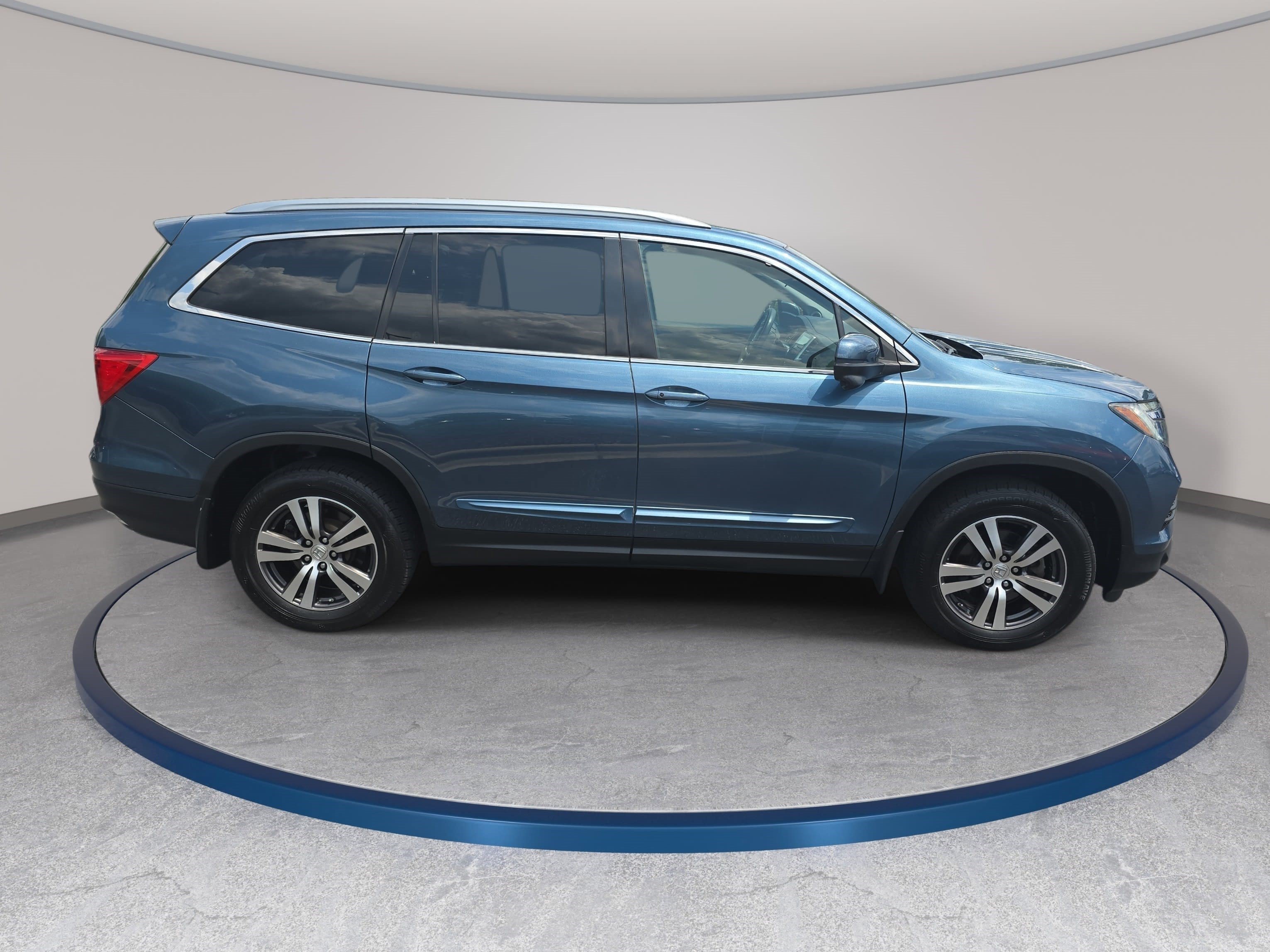 Used 2016 Honda Pilot EX image 4