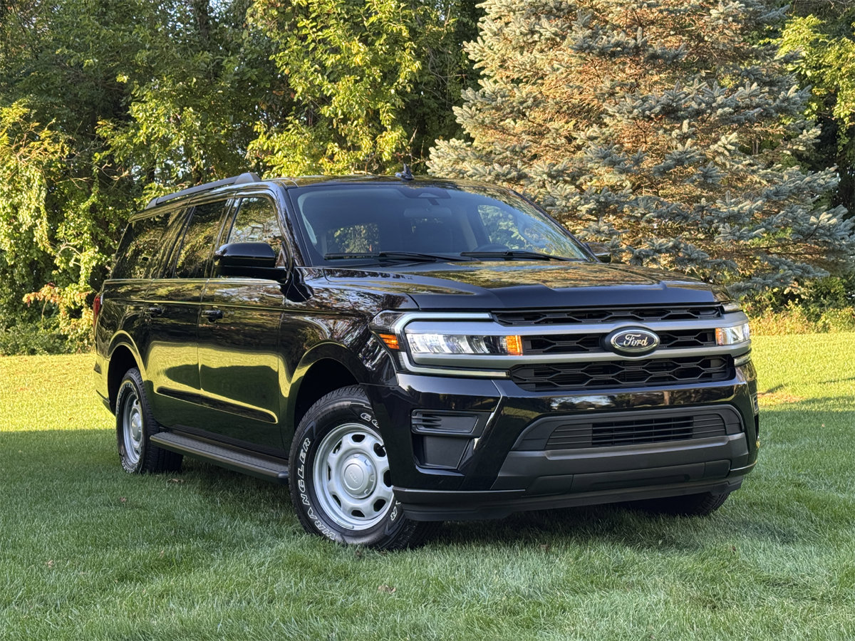 Used 2023 Ford Expedition Max XL image 2