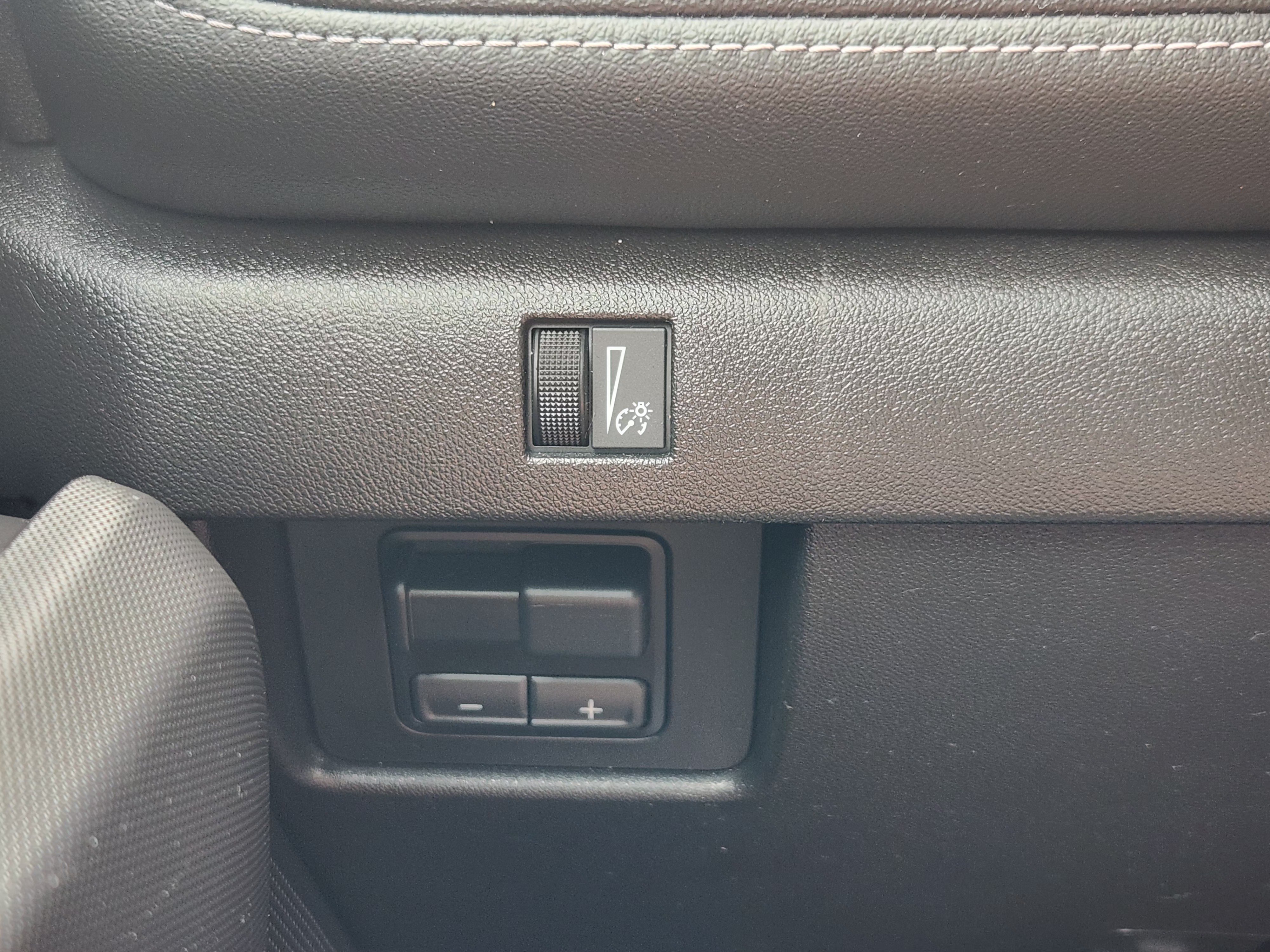 Used 2024 Chevrolet Colorado LT w/ LT Convenience Package II RWD image 21