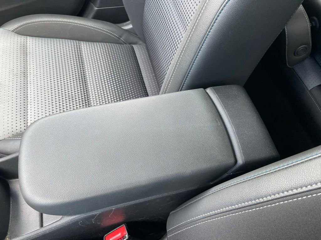 Used 2025 Chevrolet Trax LT FWD image 45