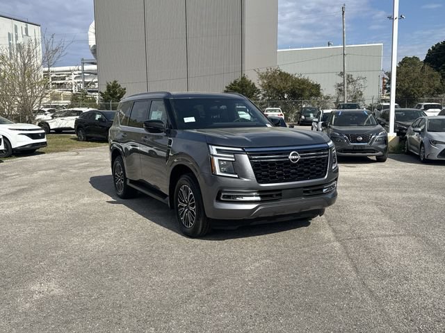 Used 2025 Nissan Armada SL AWD/4WD image 3