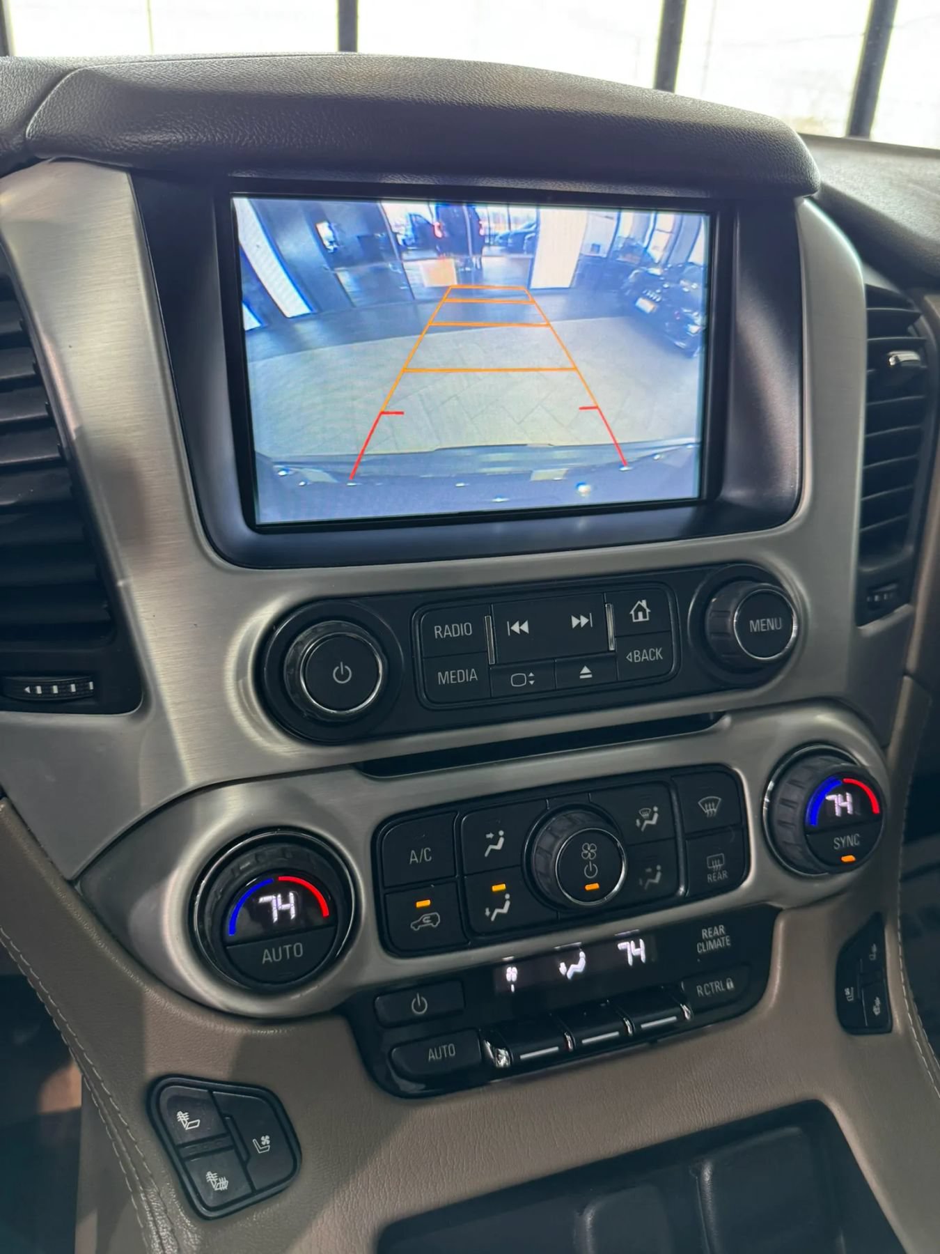 Used 2017 GMC Yukon SLT AWD/4WD image 39