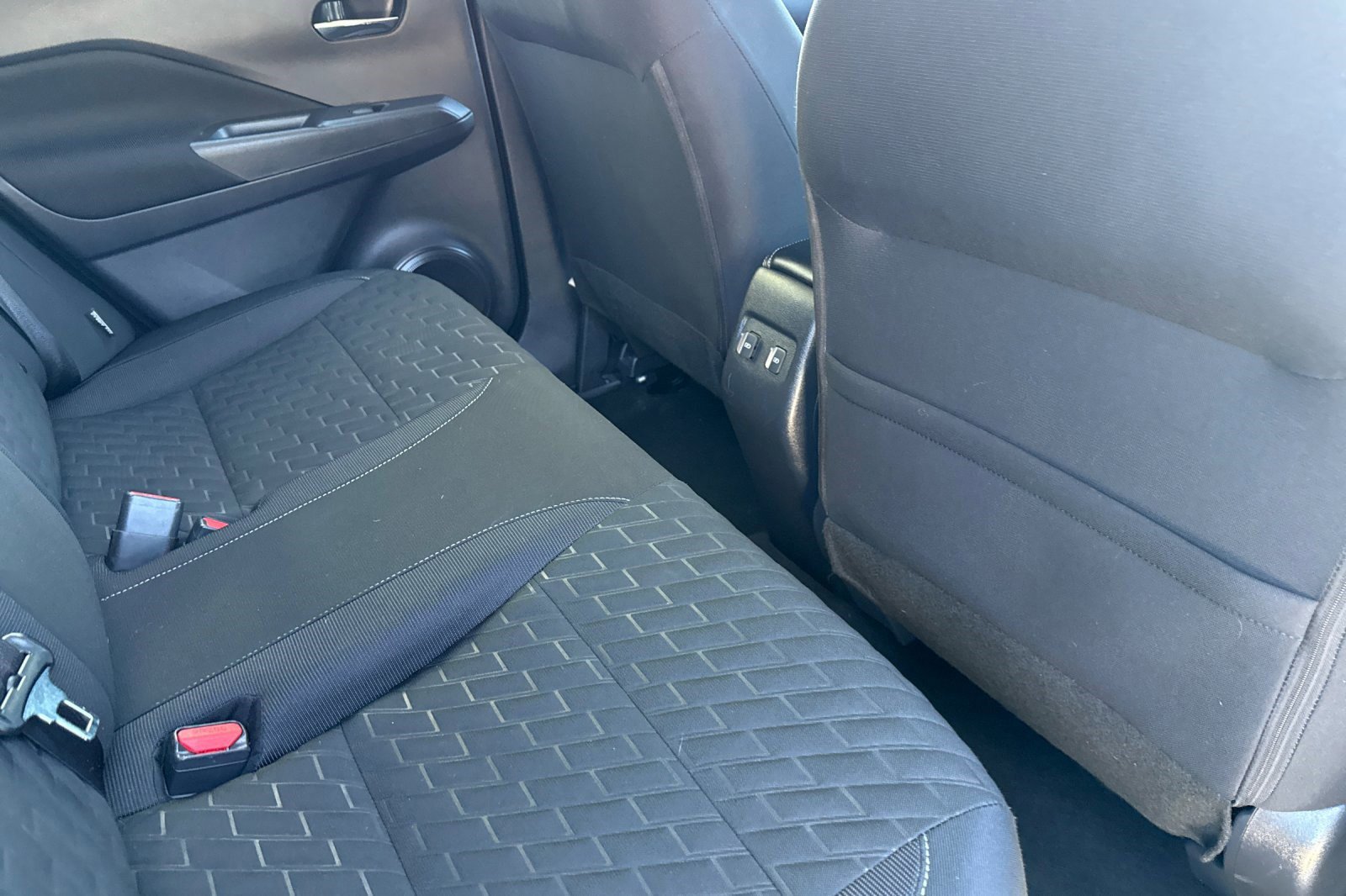 Used 2023 Nissan Kicks SV FWD image 29
