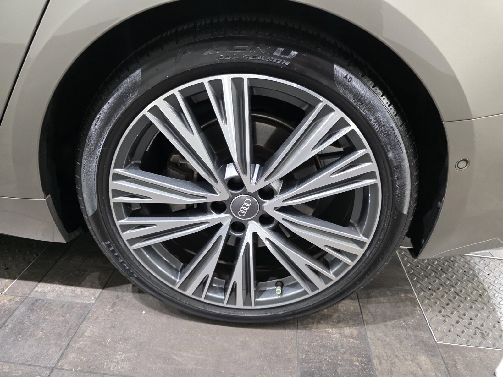 Used 2020 Audi A6 2.0T Premium Plus w/ Premium Plus Package AWD/4WD image 13