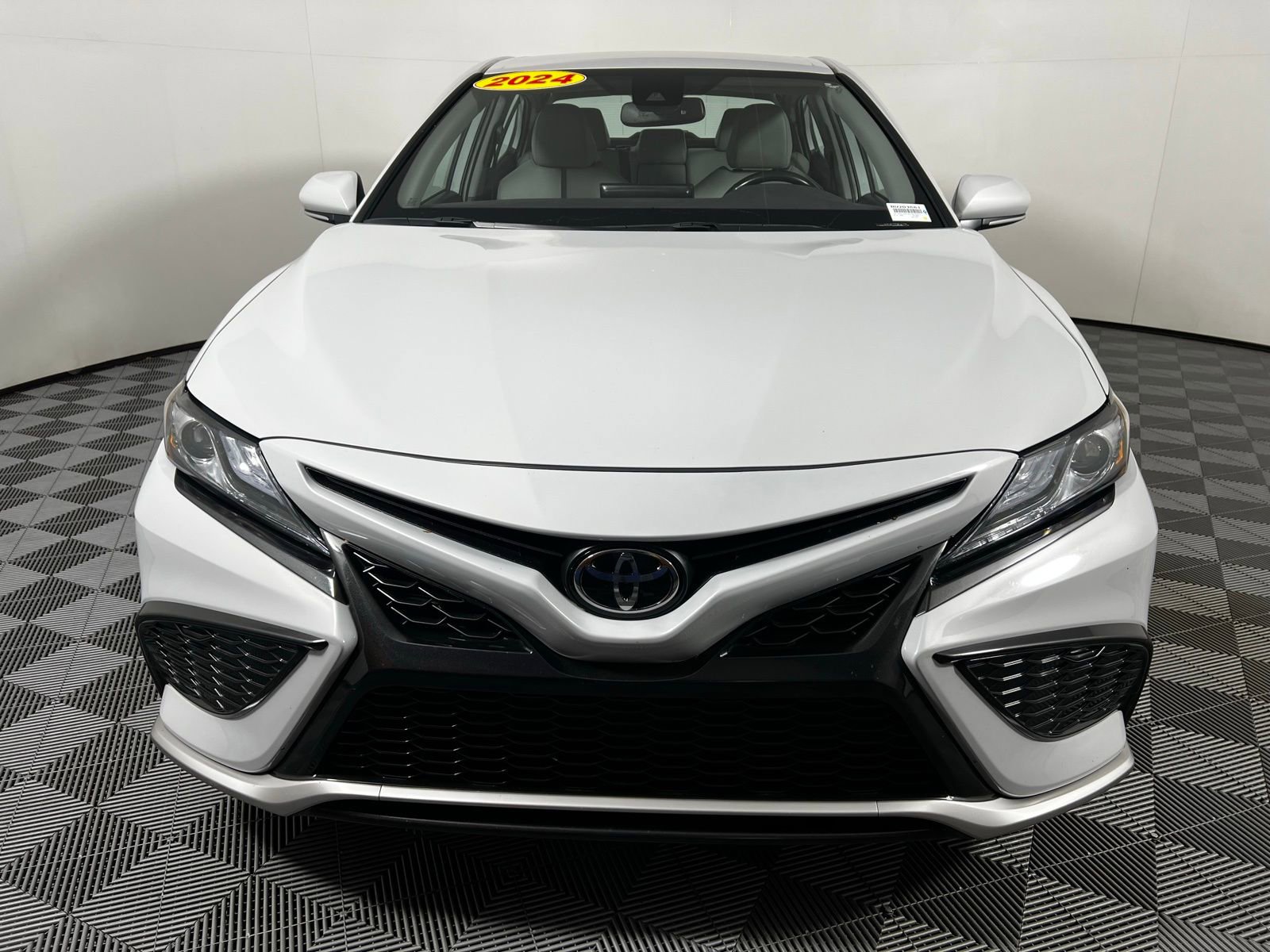 Used 2024 Toyota Camry XSE image 2