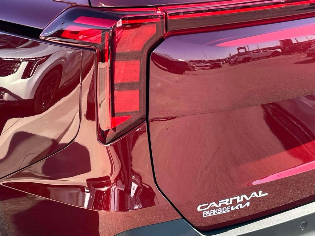 Certified 2025 Kia Carnival EX image 34