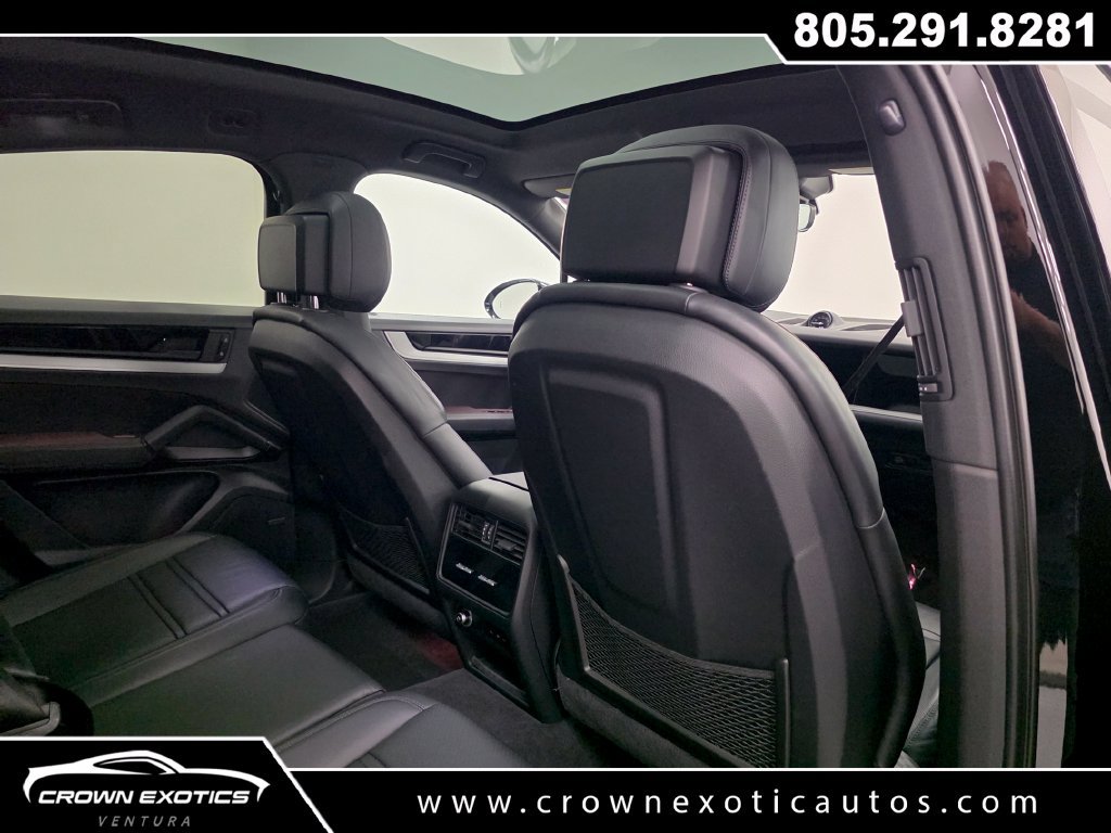 Used 2024 Porsche Cayenne S AWD/4WD image 17