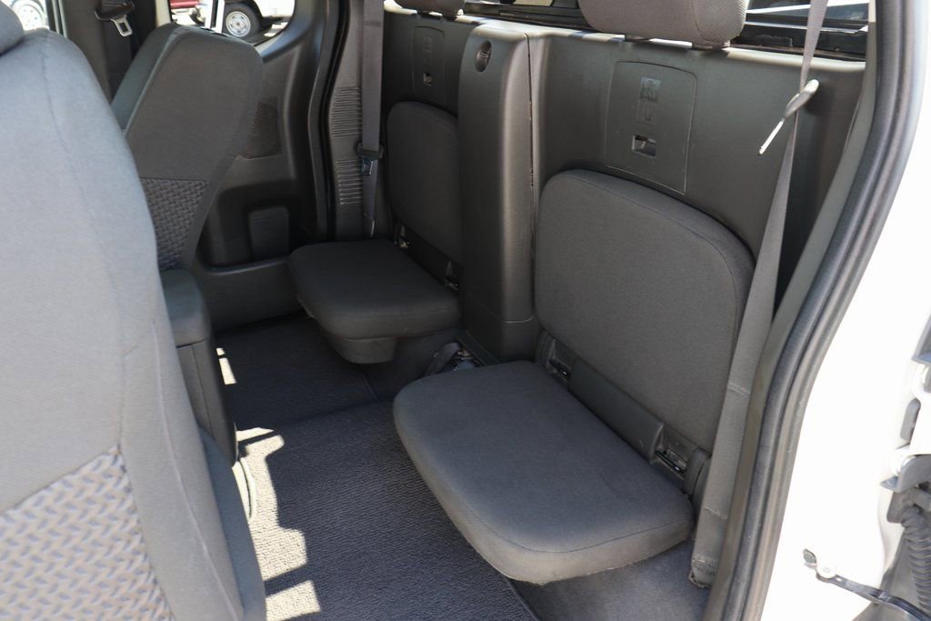 Used 2020 Nissan Frontier SV image 18