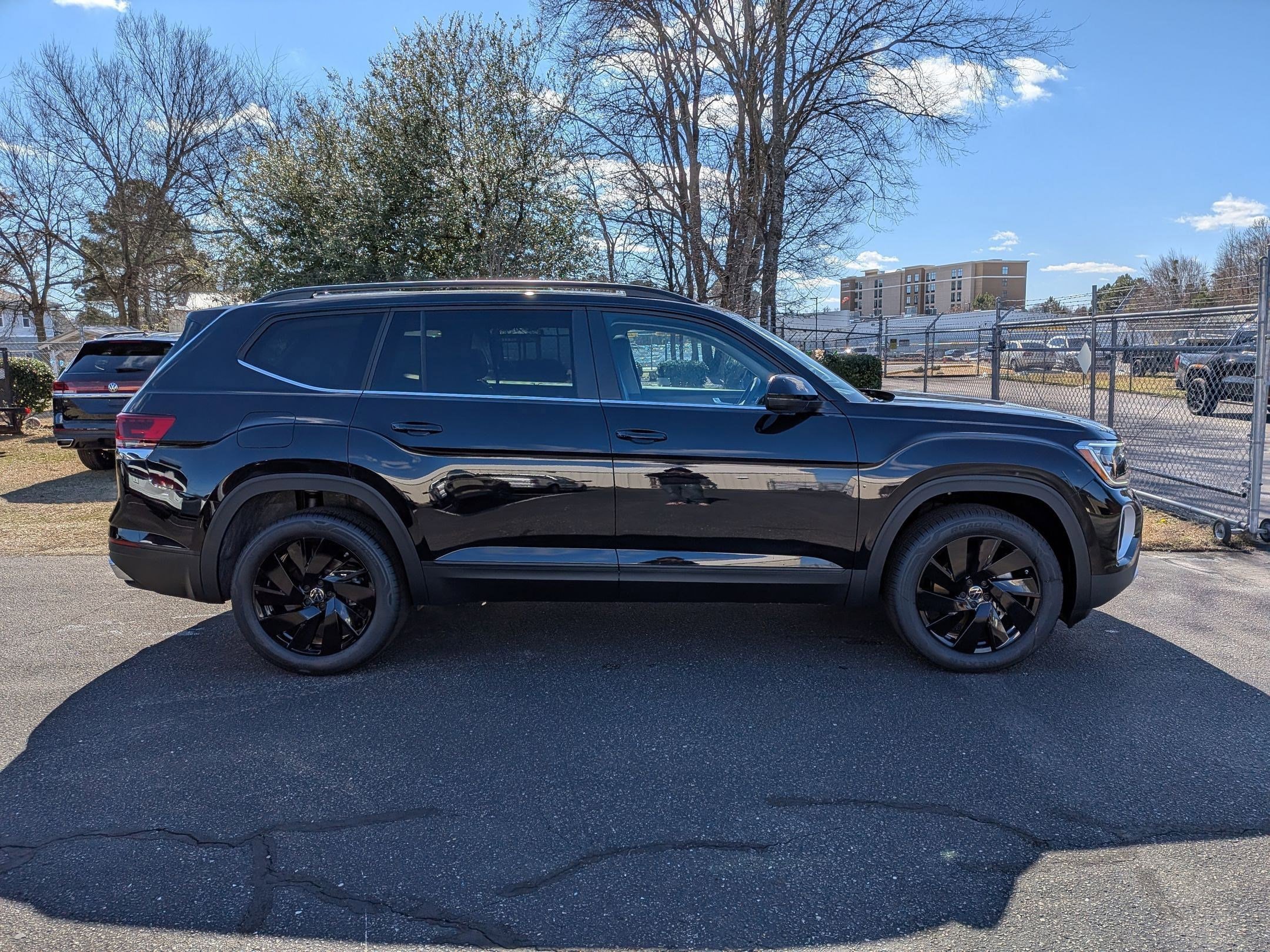 New 2026 Volkswagen Atlas SE AWD/4WD image 2