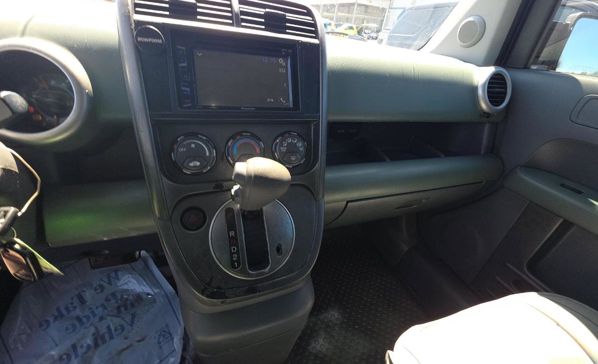 Used 2004 Honda Element EX image 11