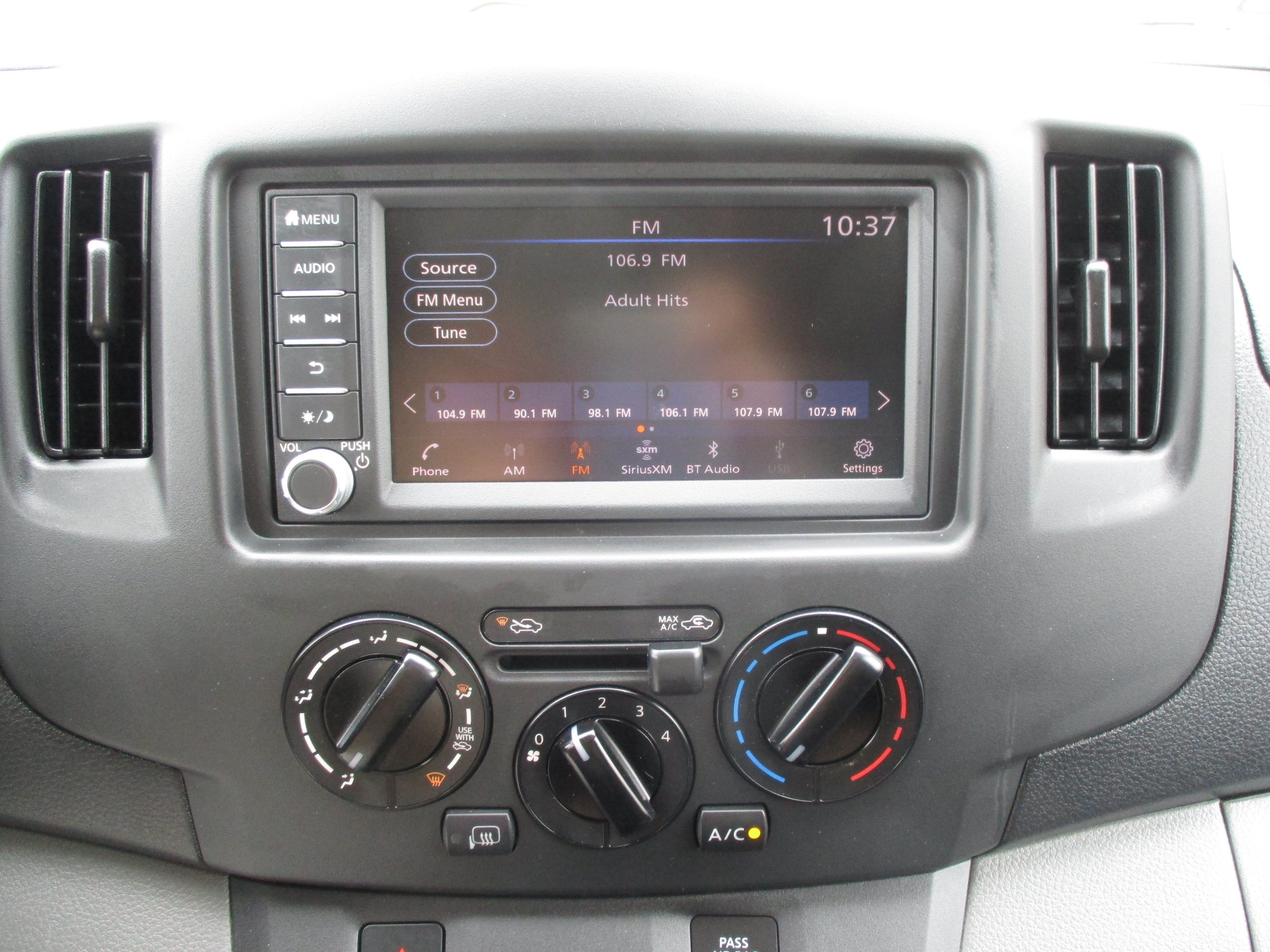 Used 2020 Nissan NV200 SV FWD image 14