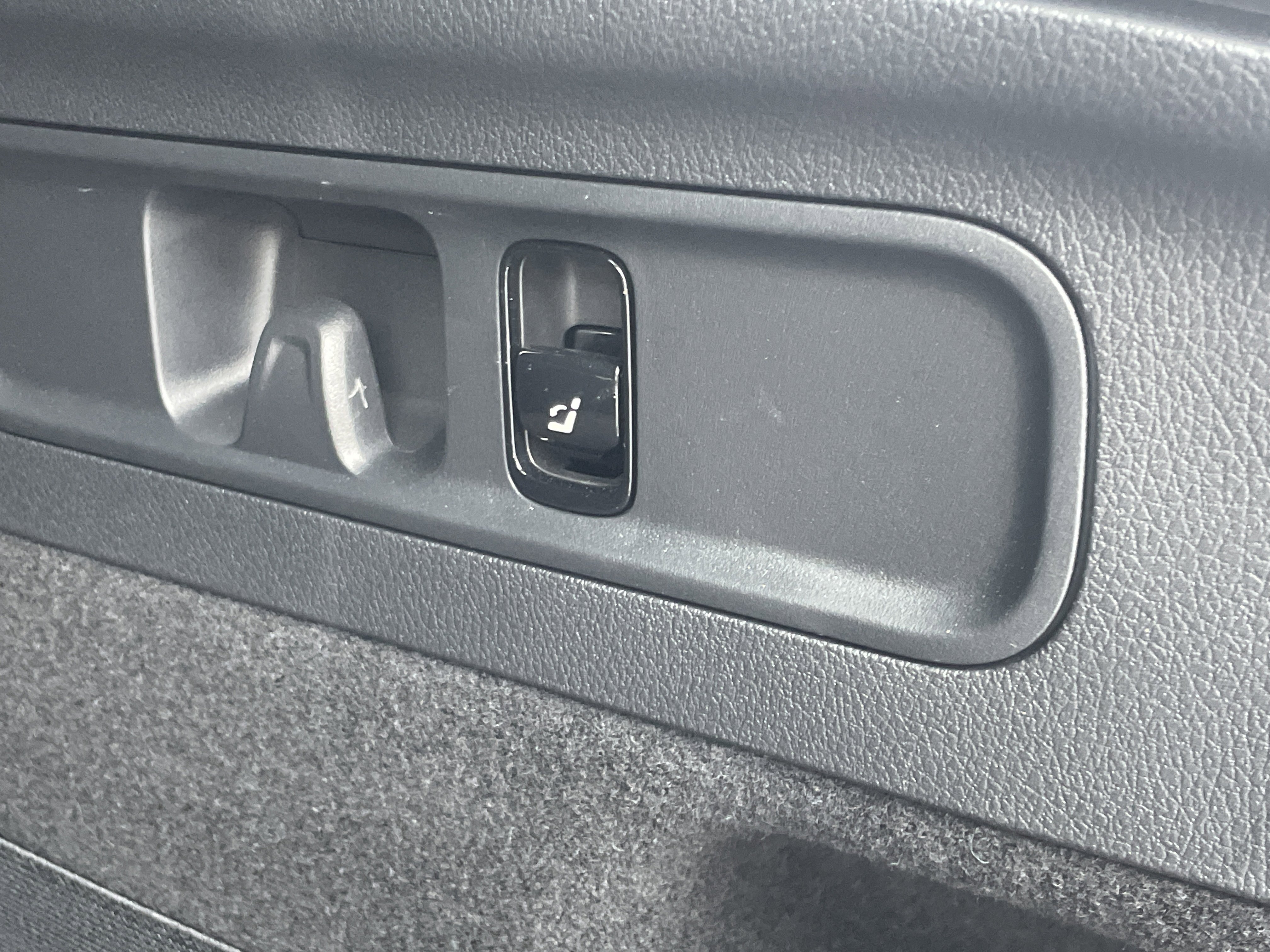 Certified 2025 Mercedes-Benz GLC 300 4MATIC image 12