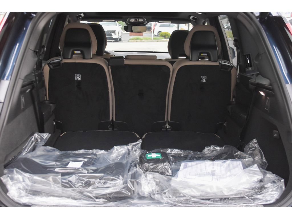 New 2026 Volvo XC90 B6 Plus w/ Protection Package Premier image 24