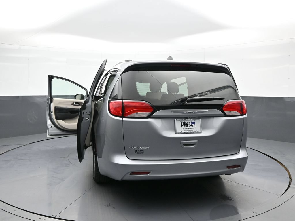 Used 2021 Chrysler Voyager Lxi FWD image 48