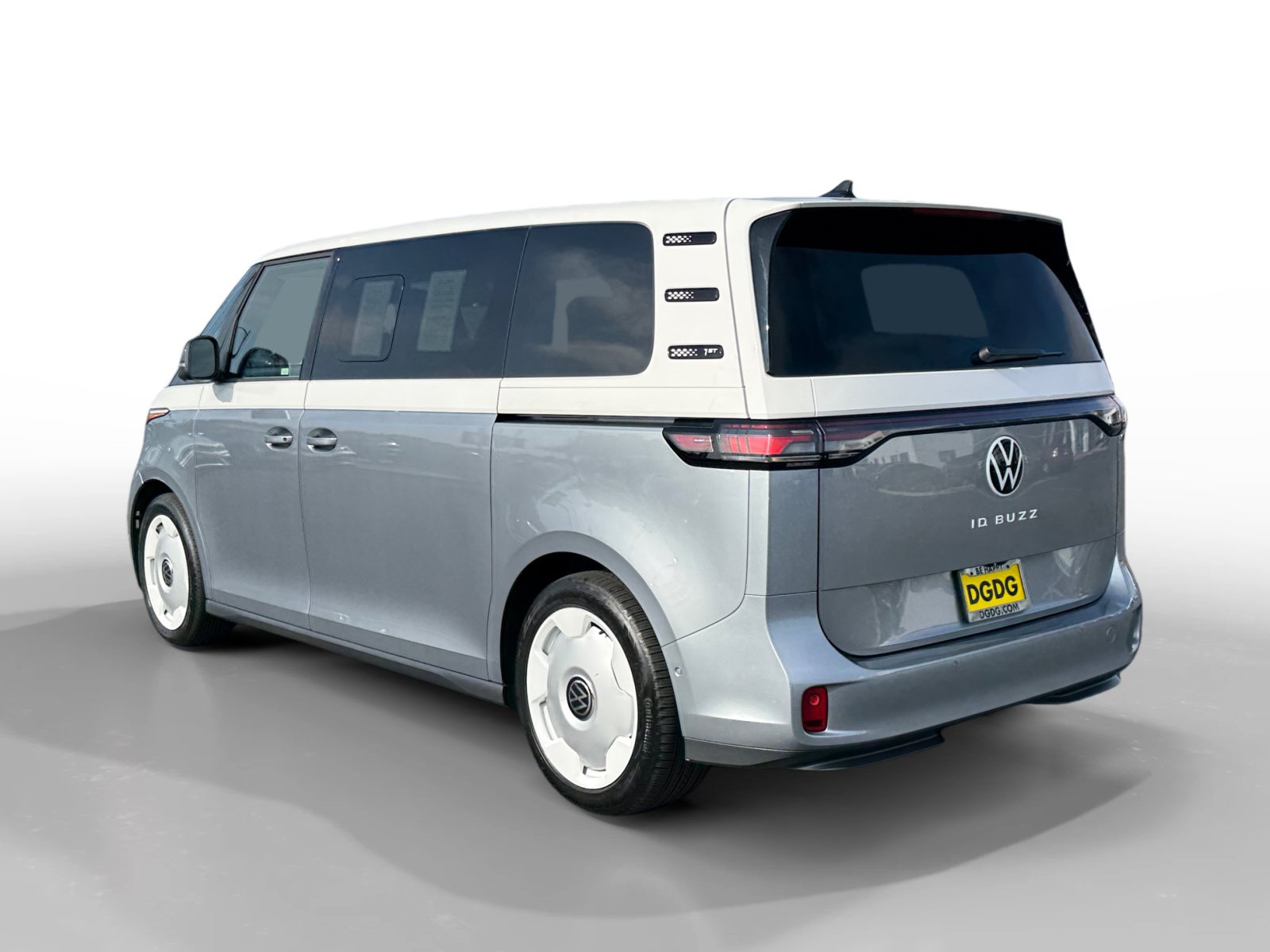 Certified 2025 Volkswagen ID. Buzz 1st Edition RWD image 3