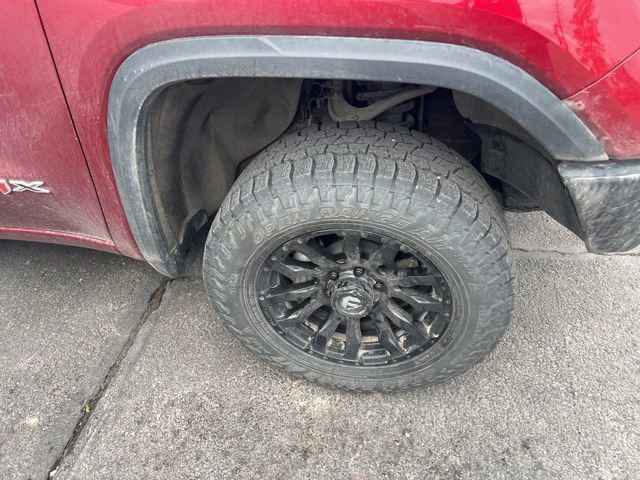 Used 2024 GMC Sierra 1500 AT4X image 6