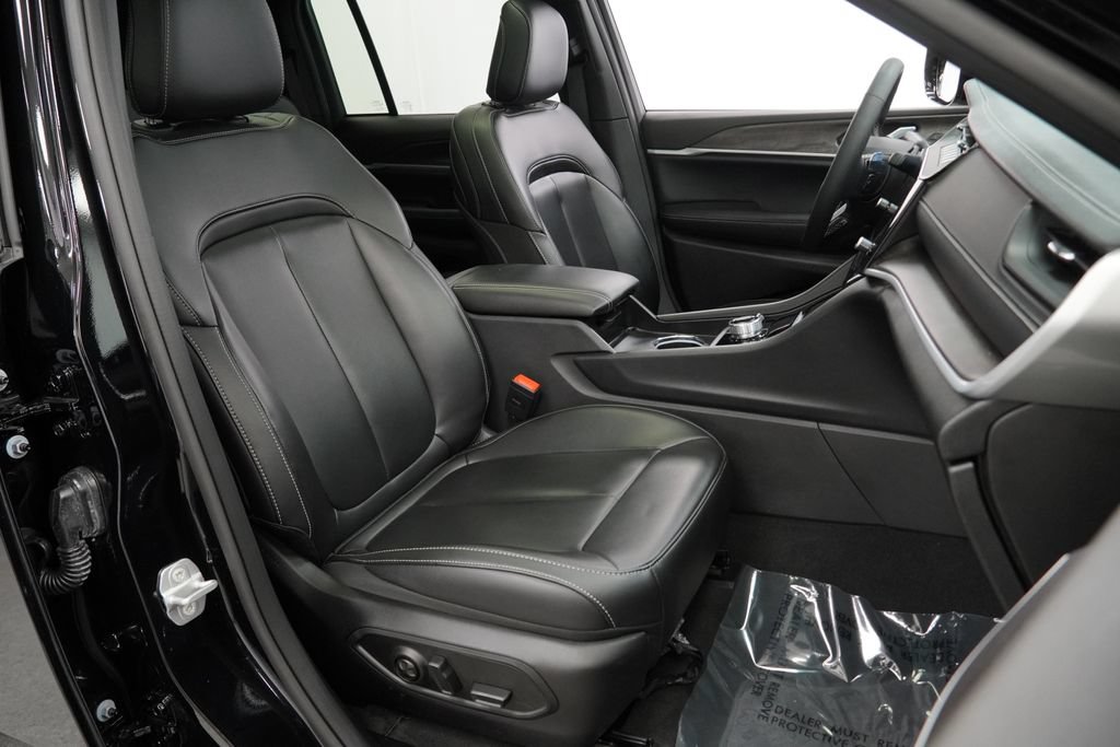 Certified 2026 Jeep Grand Cherokee Limited w/ Limited Altitude Package AWD/4WD image 48
