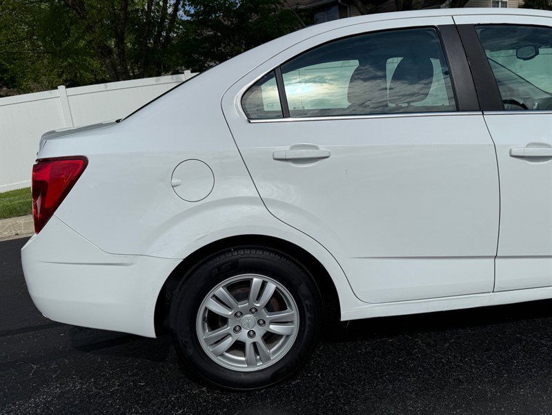 Used 2016 Chevrolet Sonic LT FWD image 28