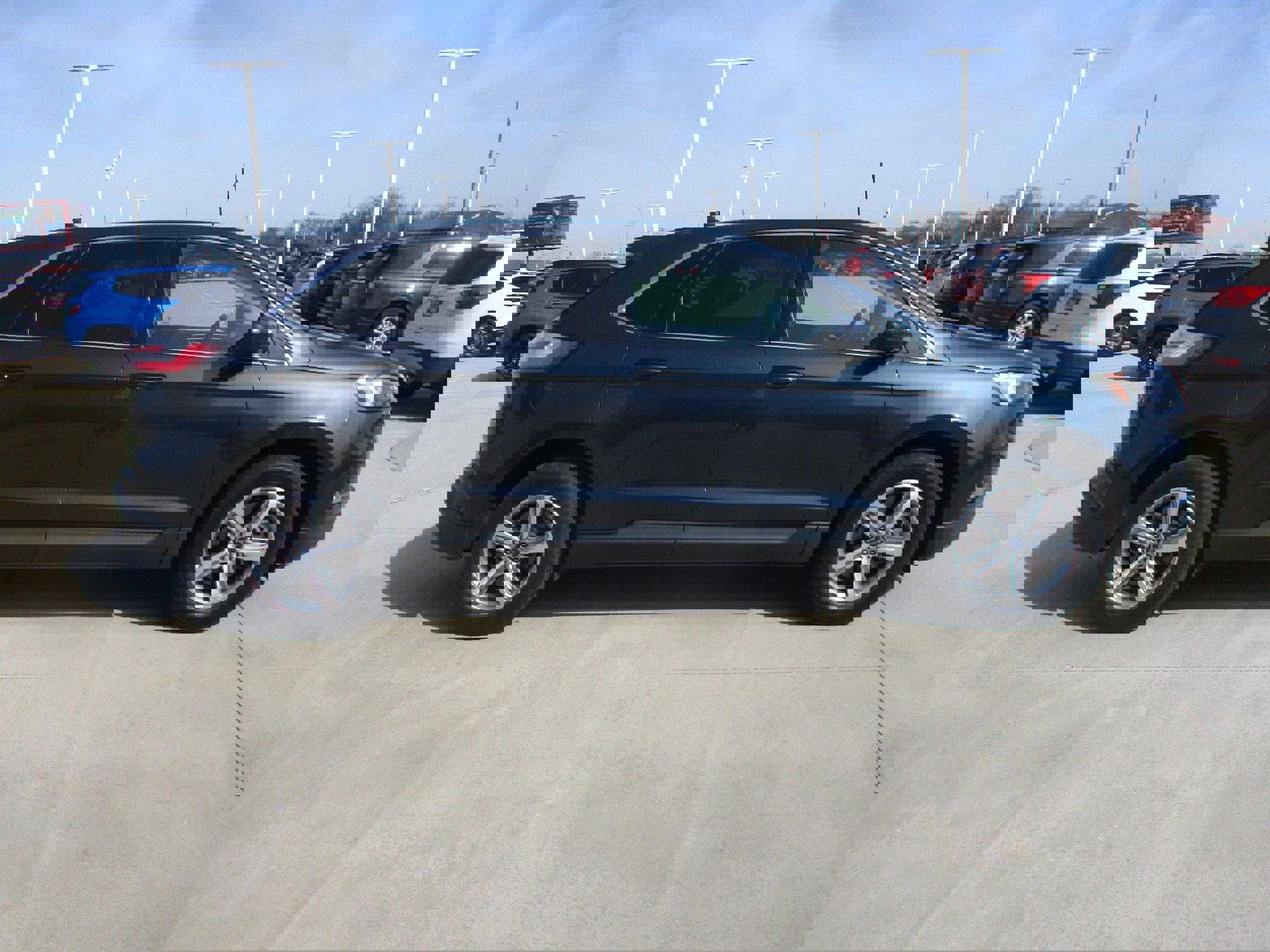 Used 2022 Ford Edge SEL w/ Convenience Package image 7