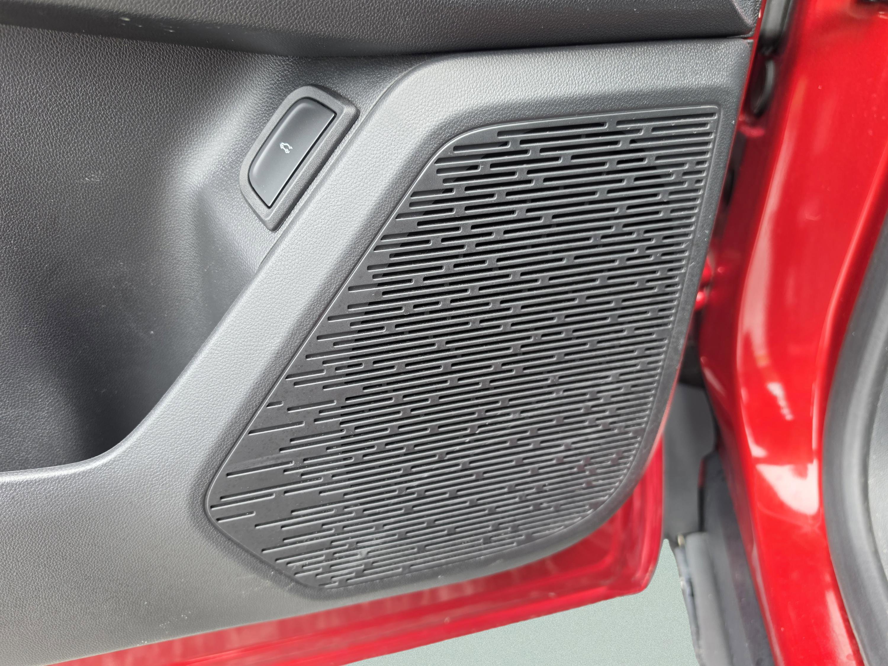 Used 2025 Chevrolet Equinox RS w/ Safety and Technology Package AWD/4WD image 24