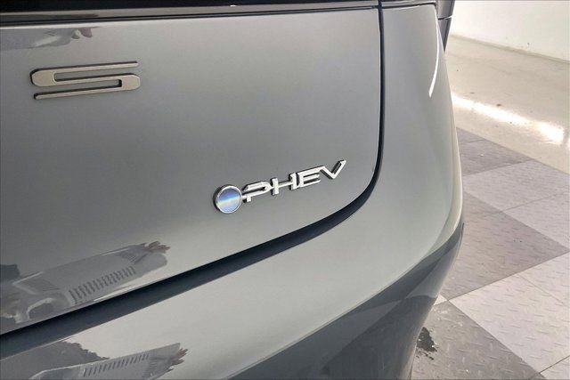 Used 2026 Toyota Prius Plug-In Hybrid FWD image 7