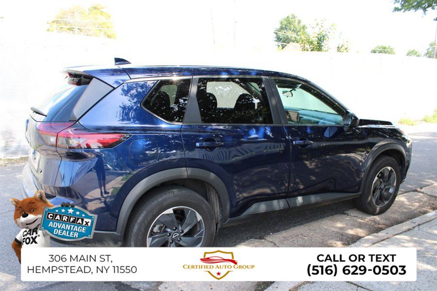 Used 2024 Nissan Rogue SV FWD image 5
