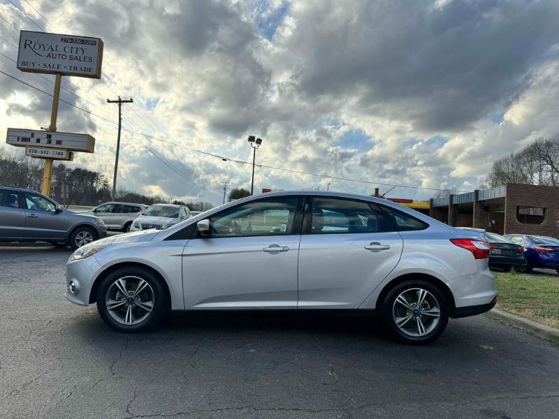 Used 2014 Ford Focus SE w/ SE Sport Package image 8