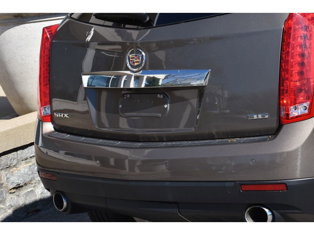 Used 2014 Cadillac SRX Luxury w/ Driver Awareness Package image 29