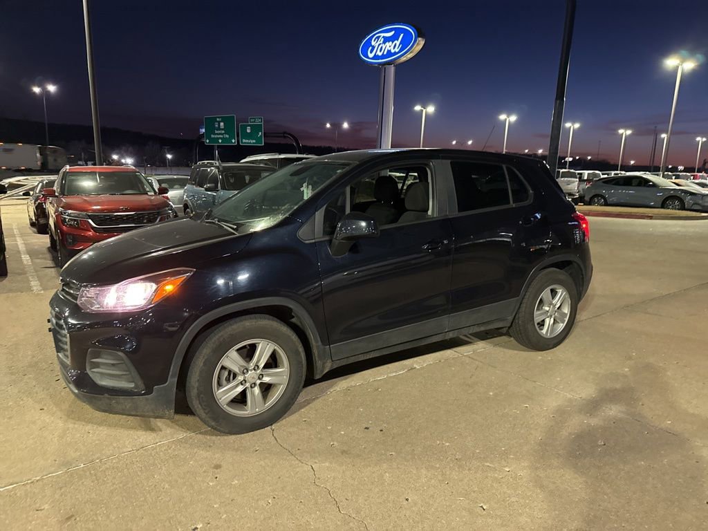 Used 2021 Chevrolet Trax LS w/ Tint and Cruise Package image 7