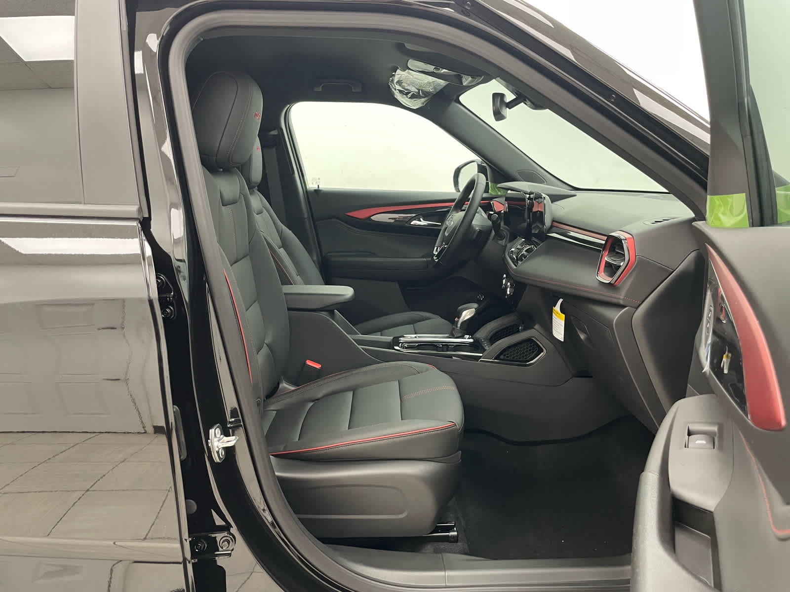 New 2026 Chevrolet TrailBlazer RS w/ Convenience Package AWD/4WD image 15