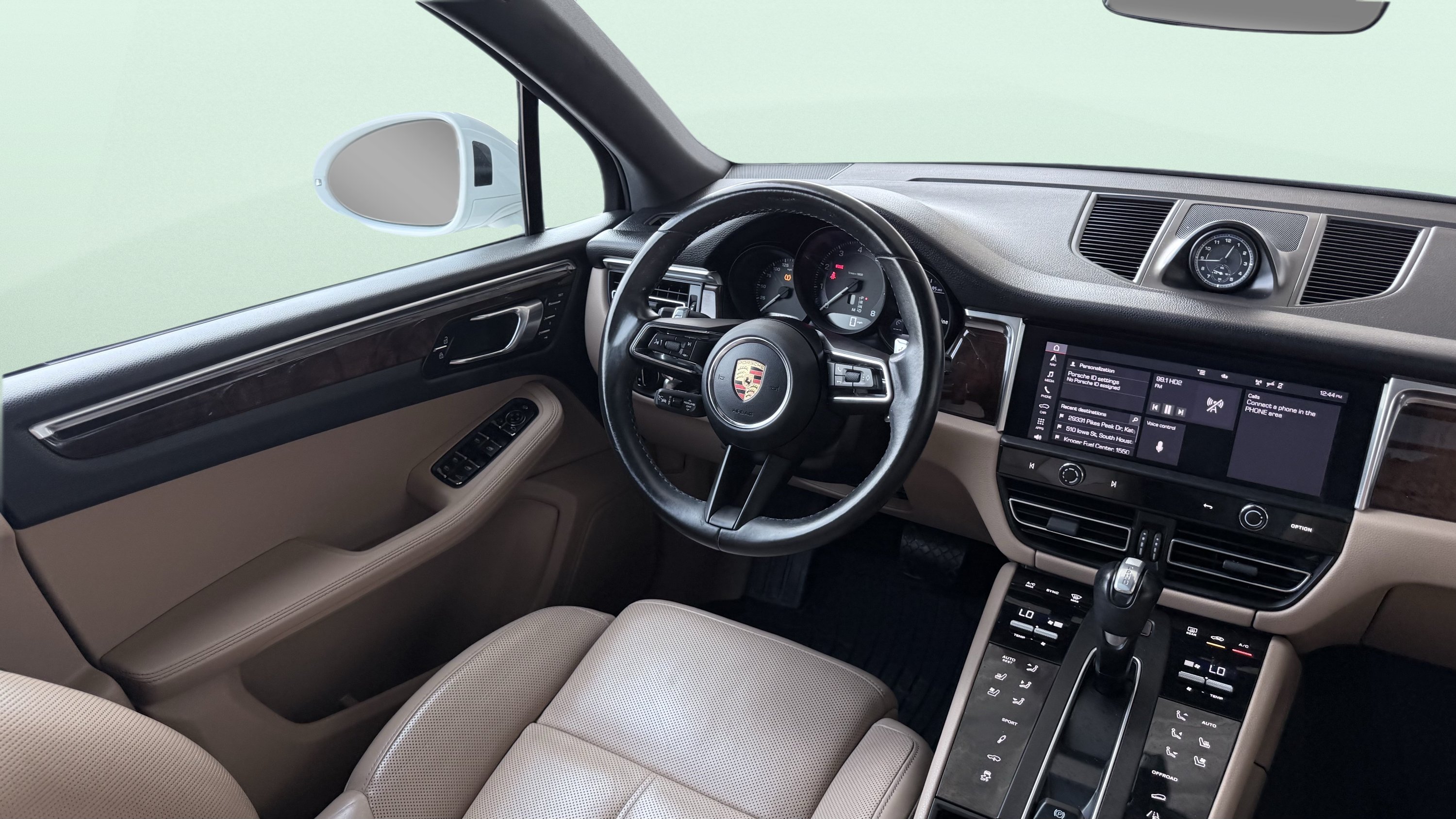 Used 2023 Porsche Macan Turbo AWD/4WD image 45
