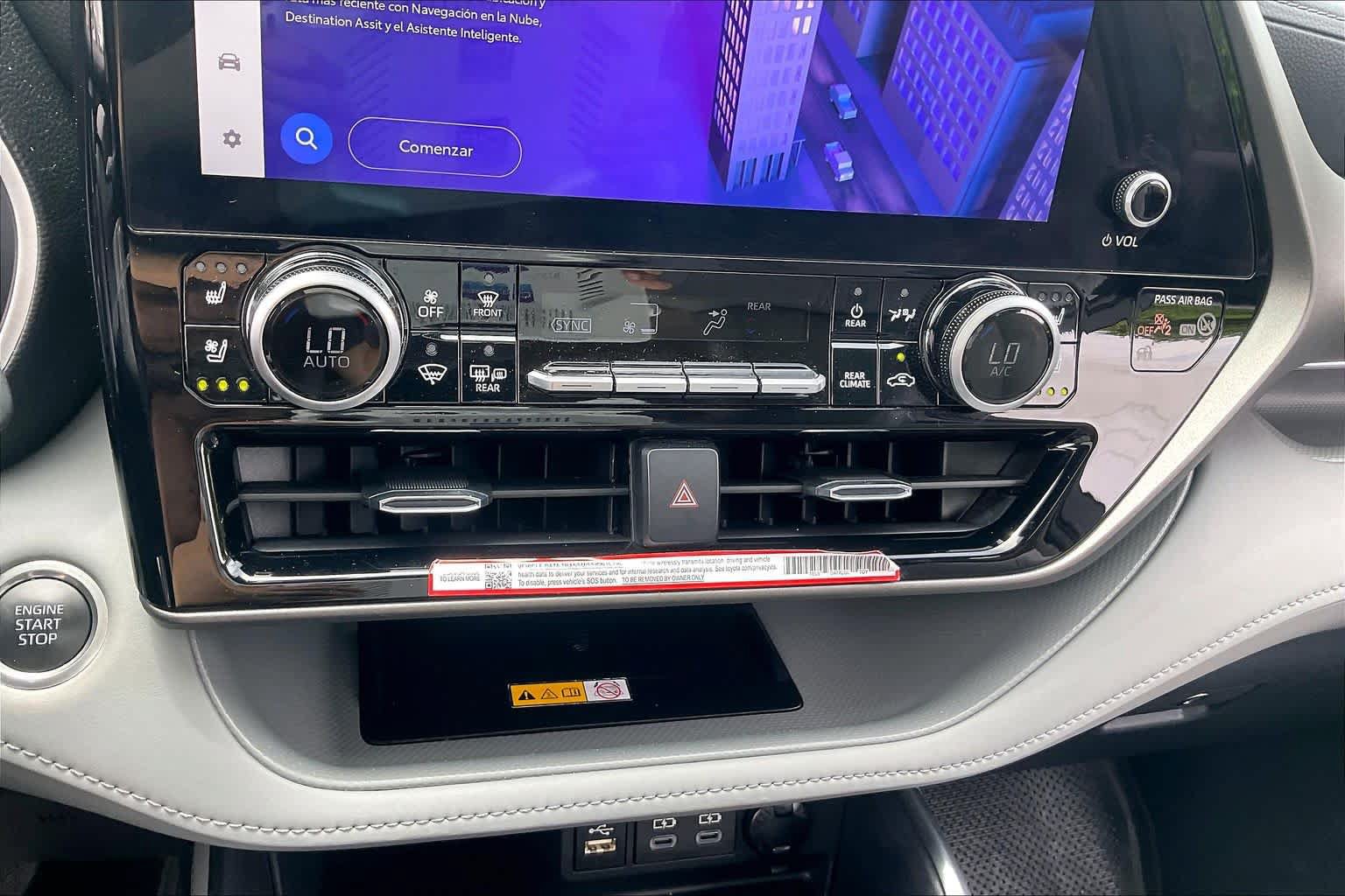 Used 2025 Toyota Highlander Limited FWD image 33
