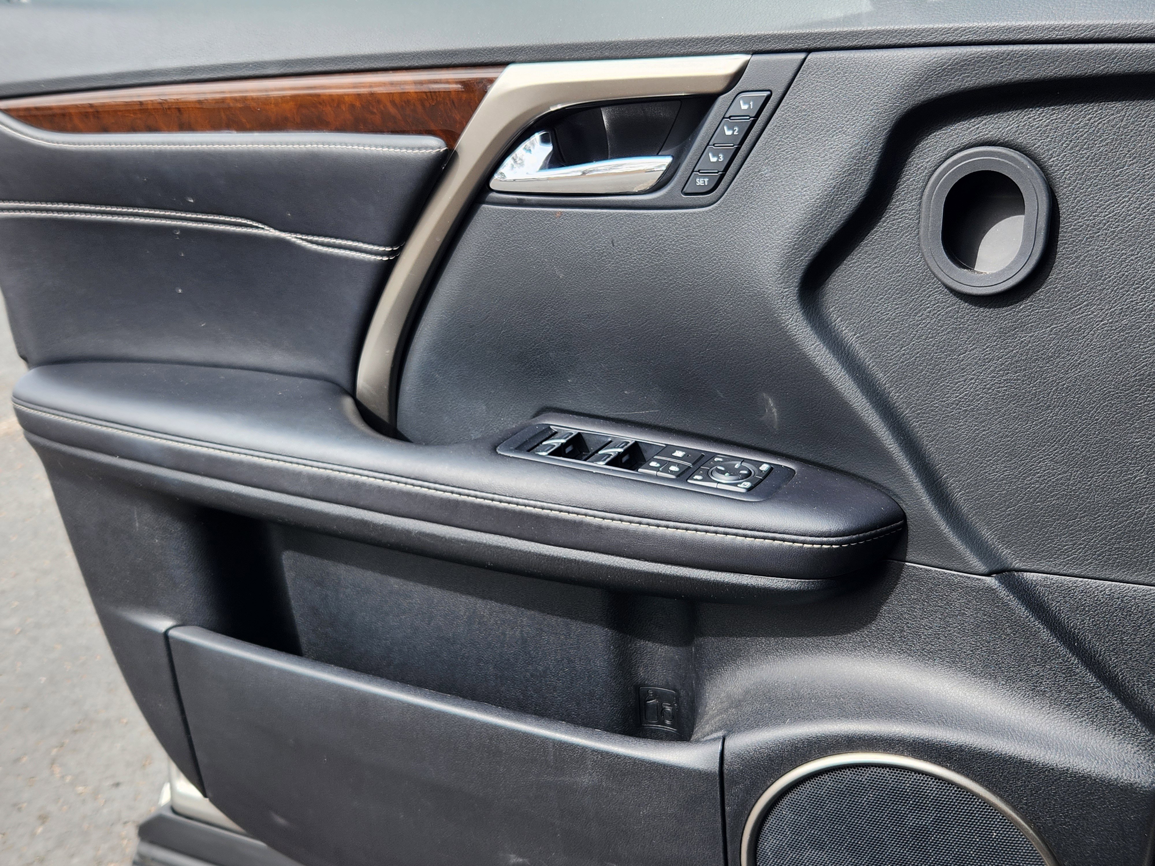 Used 2017 Lexus RX 450h AWD image 11