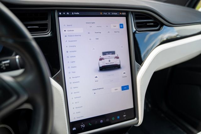 Used 2020 Tesla Model X Long Range image 38