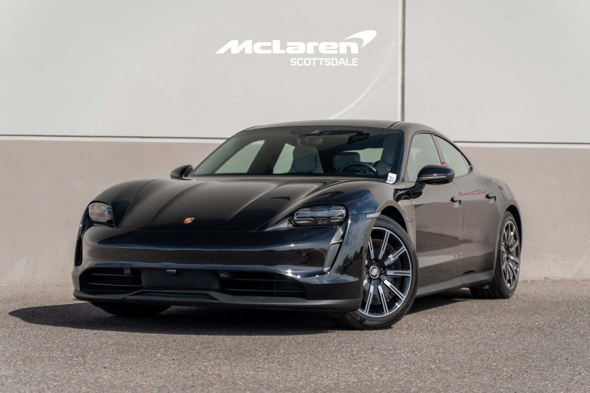 Used 2021 Porsche Taycan image 2