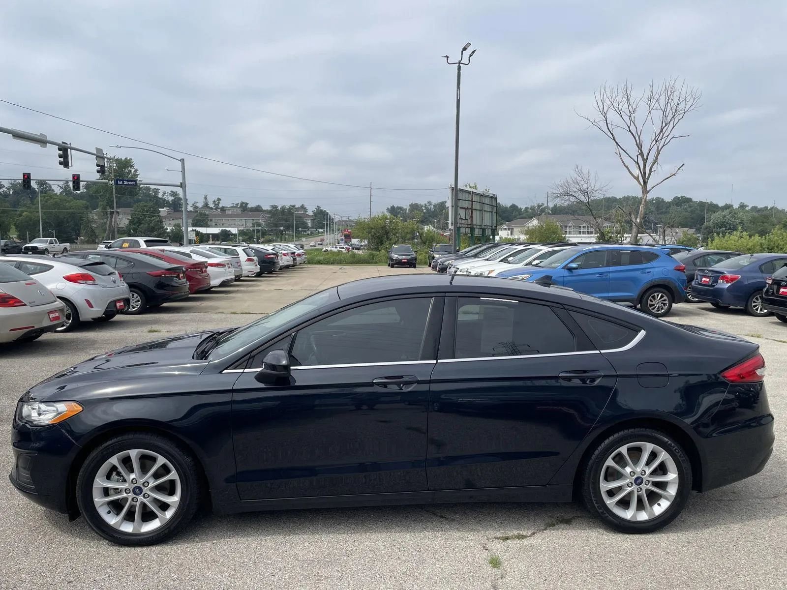Used 2020 Ford Fusion SE image 7
