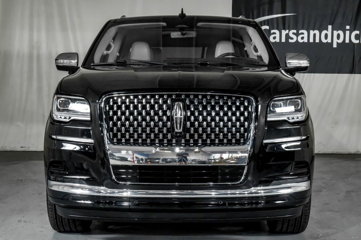 Used 2022 Lincoln Navigator Black Label image 3