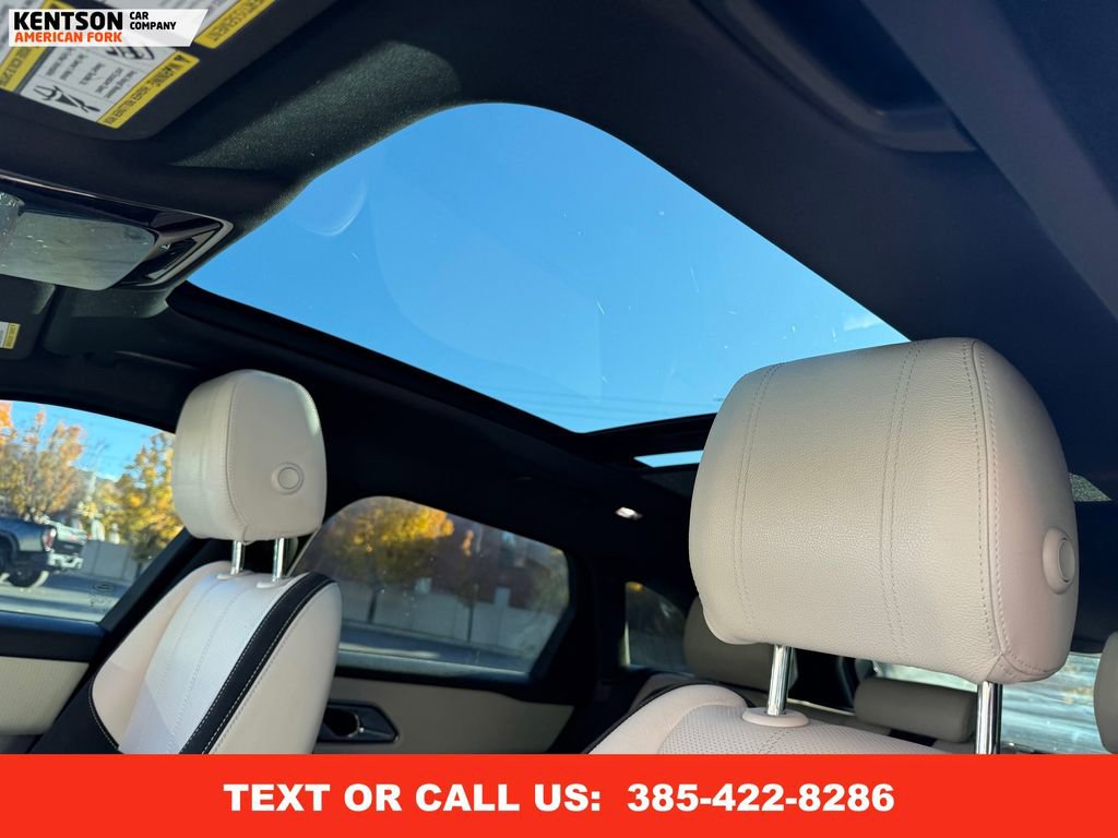 Used 2020 Land Rover Range Rover Velar R-Dynamic S image 31