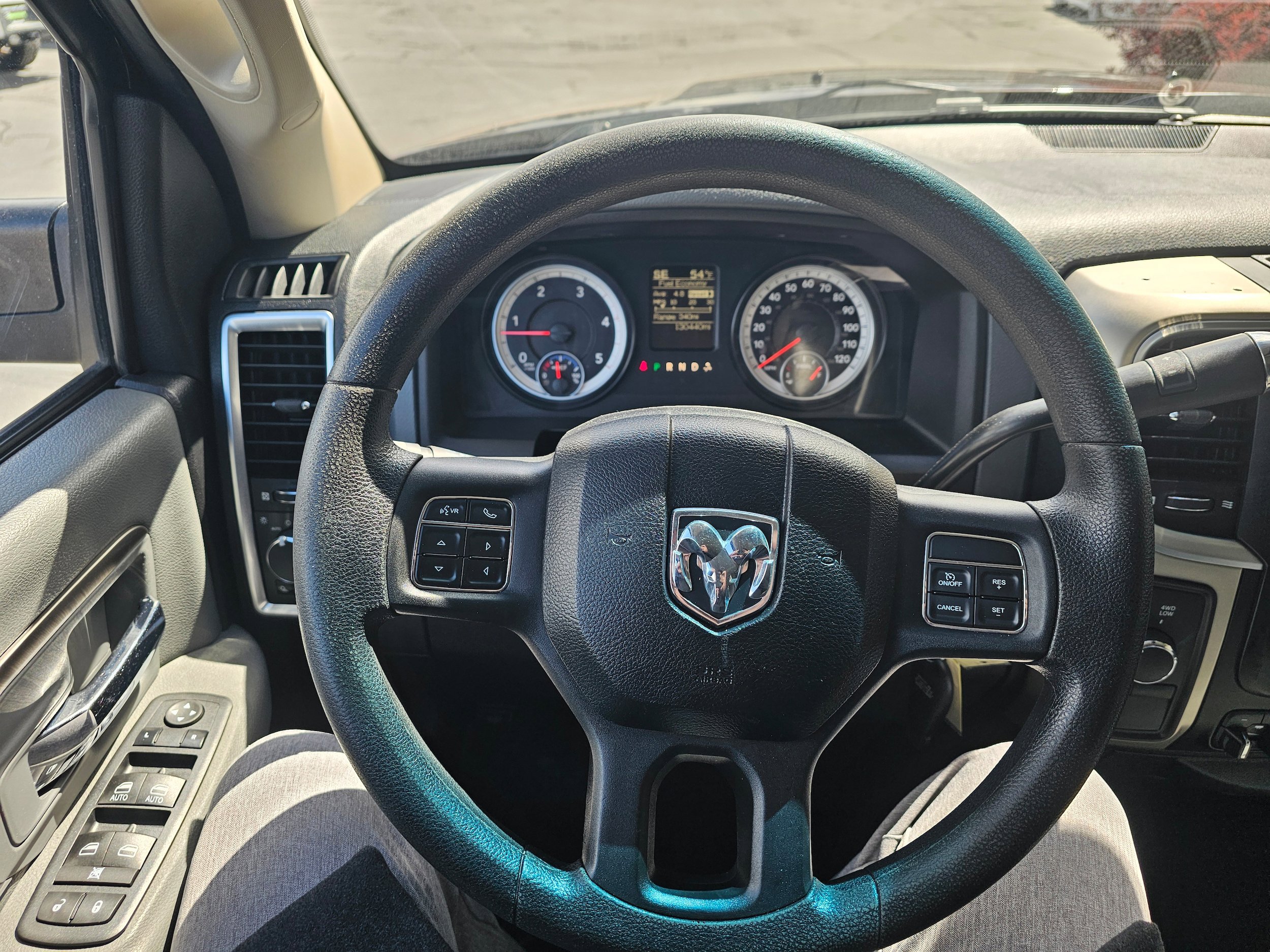 Used 2014 RAM 3500 SLT AWD/4WD image 11