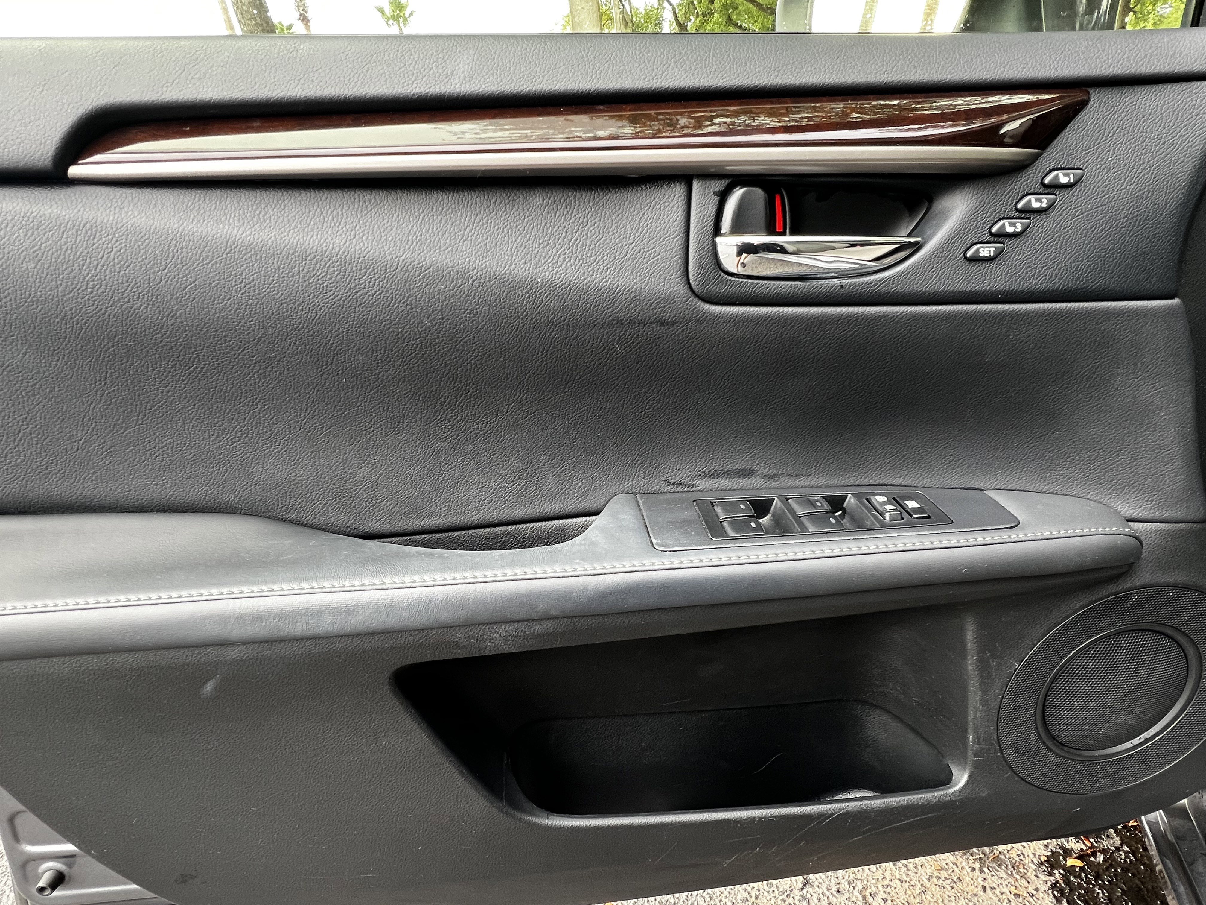 Used 2013 Lexus ES 350 w/ Luxury Pkg FWD image 14
