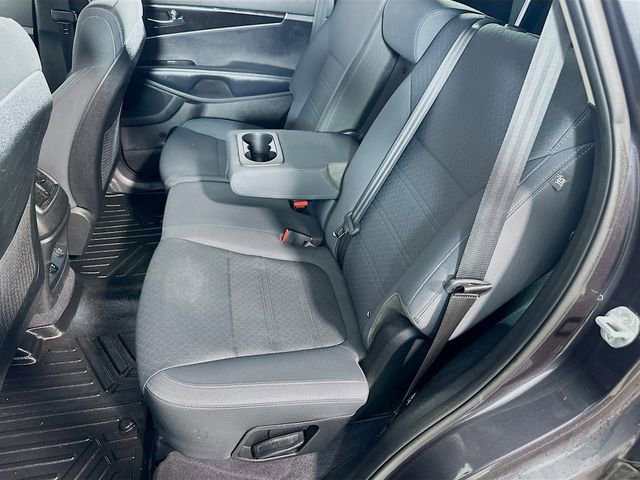 Used 2017 Kia Sorento LX w/ LX V6 Convenience Package image 14