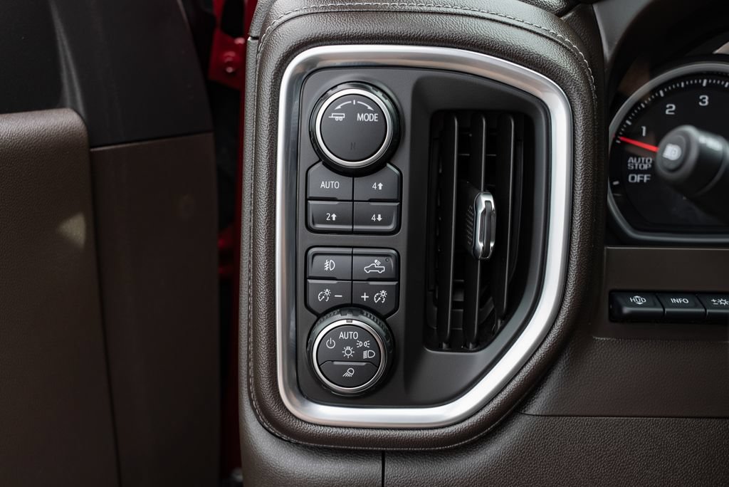 Used 2020 Chevrolet Silverado 1500 LTZ w/ LTZ Plus Package AWD/4WD image 23