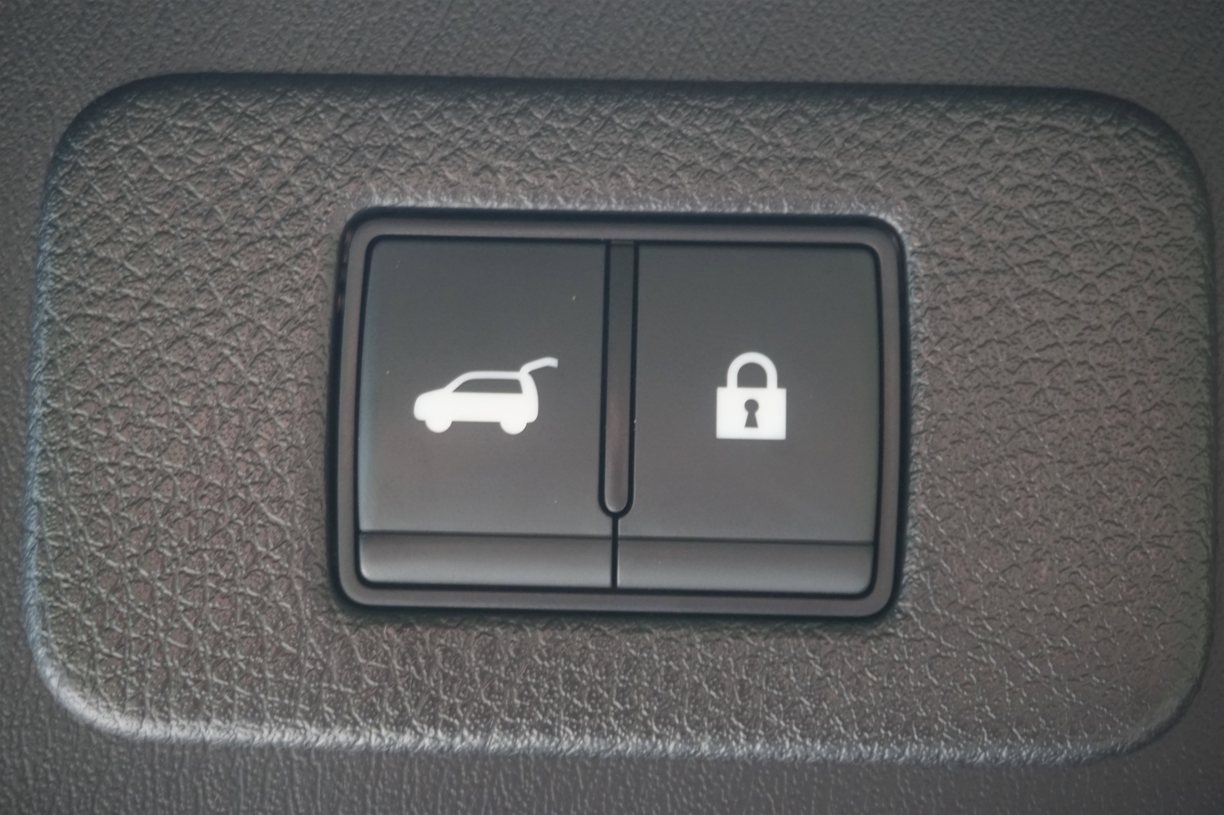 Used 2024 Nissan Armada Platinum w/ Cargo Package image 21